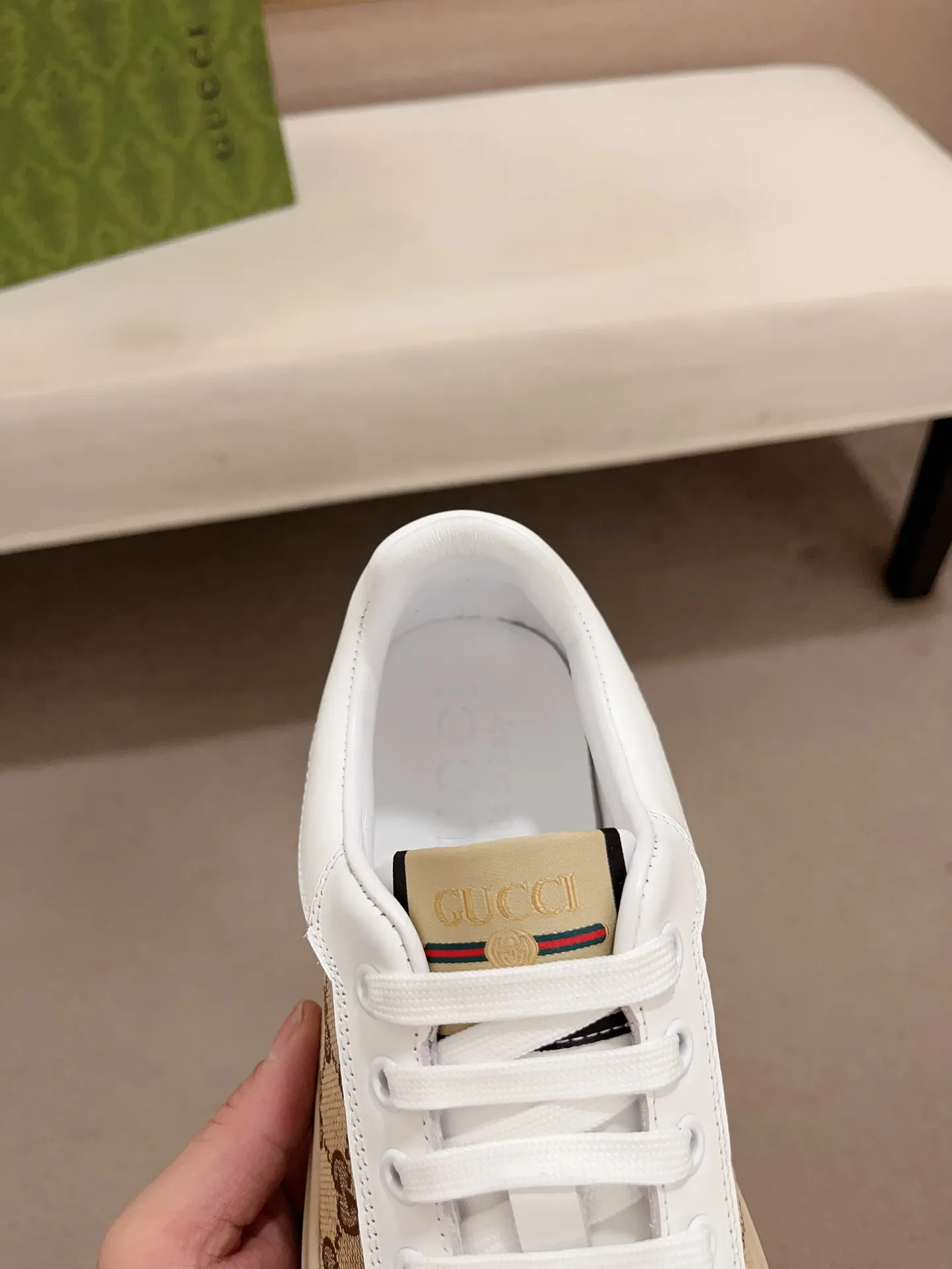 Men's clothing and shoes💰:400💰 (GUCCI) The latest model from the official website 🎁🎁Casual and fashionable men's shoes👟, hot style 💥The version is simple and elegant, exclusive for trendy men. Unique official website latest brand elements 👑Gucci original decoration, fashionable and generous, the fabric is original cowhide ✅sheepskin lining, the official website specifies wear-resistant casual outsole, the classic model is taken in kind at the counter🎬38-44 (45 is not returned or exchanged)